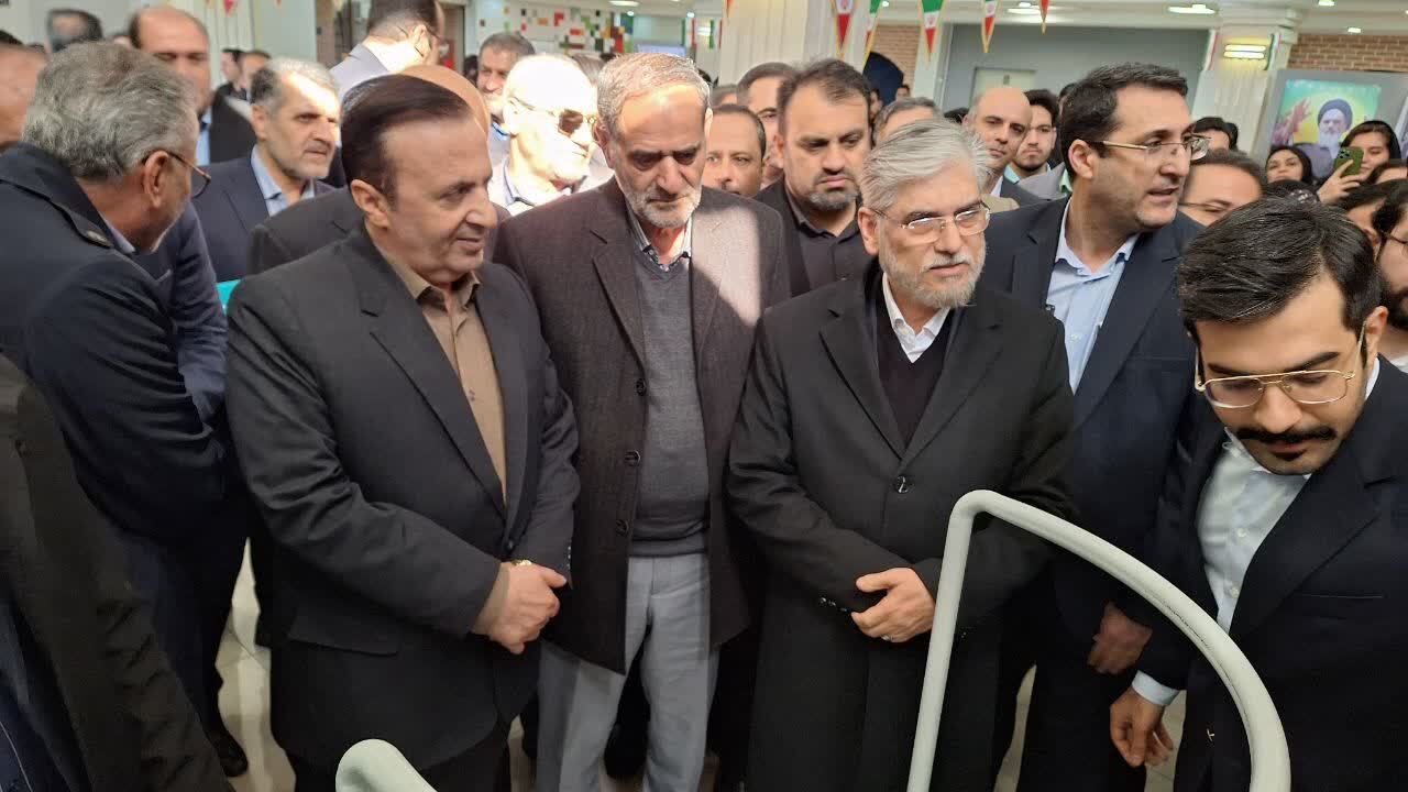 وزیر علوم از چهار محصول دانش بنیان رونمایی کرد