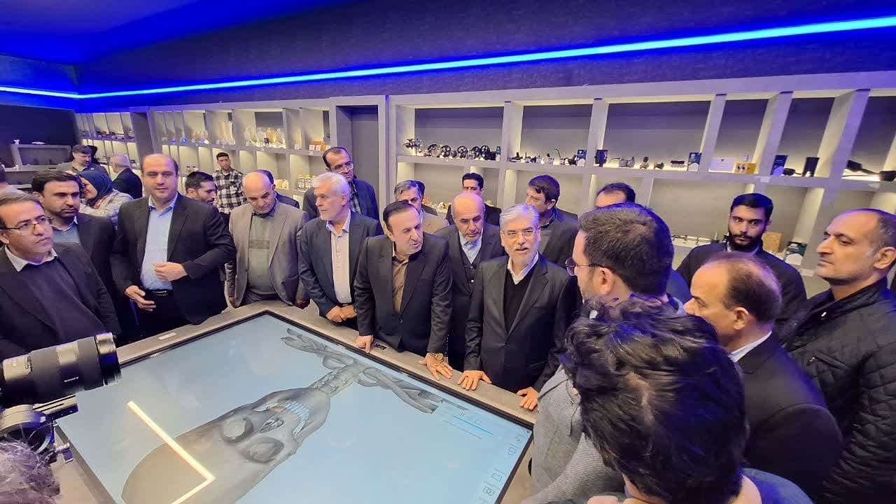 ارتباط صنعت و دانشگاه به اشتغال جوانان ماهر و با دانش کمک می کند ارتباط صنعت و دانشگاه به اشتغال جوانان ماهر و با دانش کمک می کند