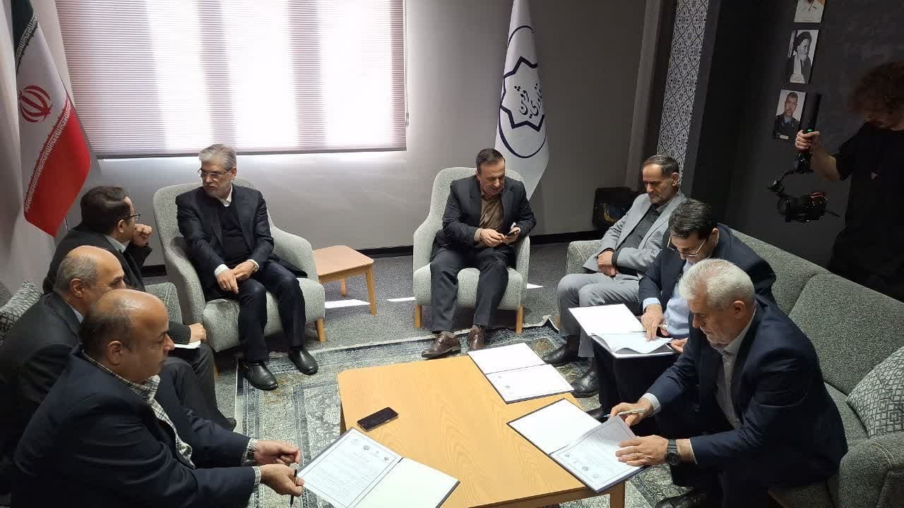 ارتباط صنعت و دانشگاه به اشتغال جوانان ماهر و با دانش کمک می کند ارتباط صنعت و دانشگاه به اشتغال جوانان ماهر و با دانش کمک می کند