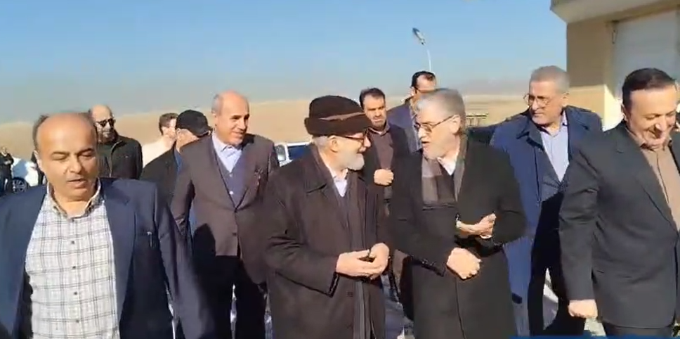 وزیر علوم از آزمایشگاه چشمه نور در قزوین بازدید کرد وزیر علوم از آزمایشگاه چشمه نور در قزوین بازدید کرد