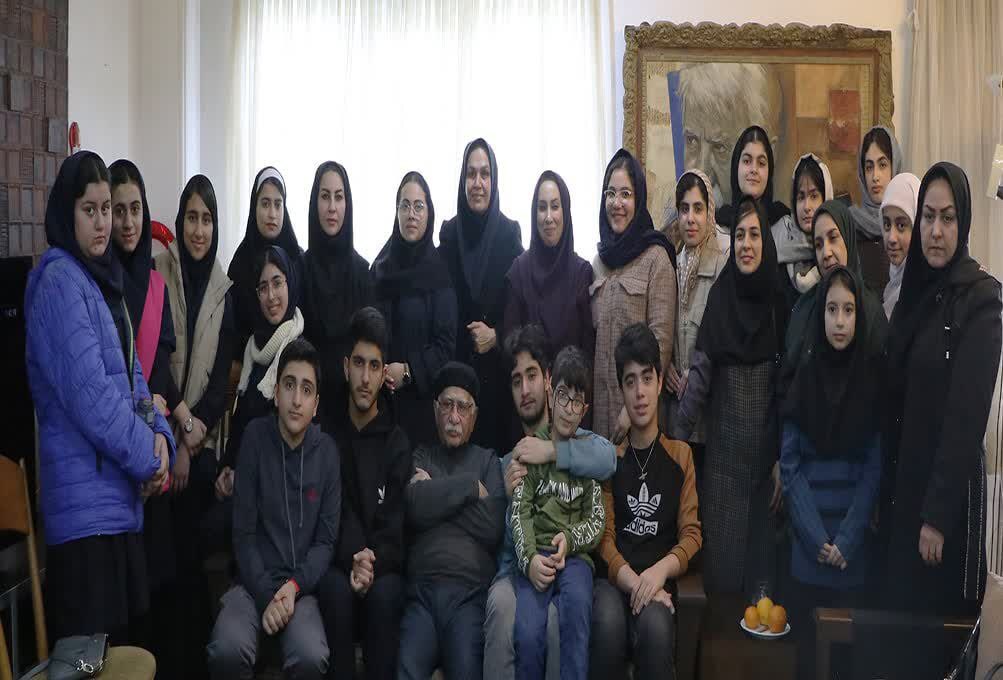 پذیرای پرنده شعرباشیم پذیرای پرنده شعرباشیم