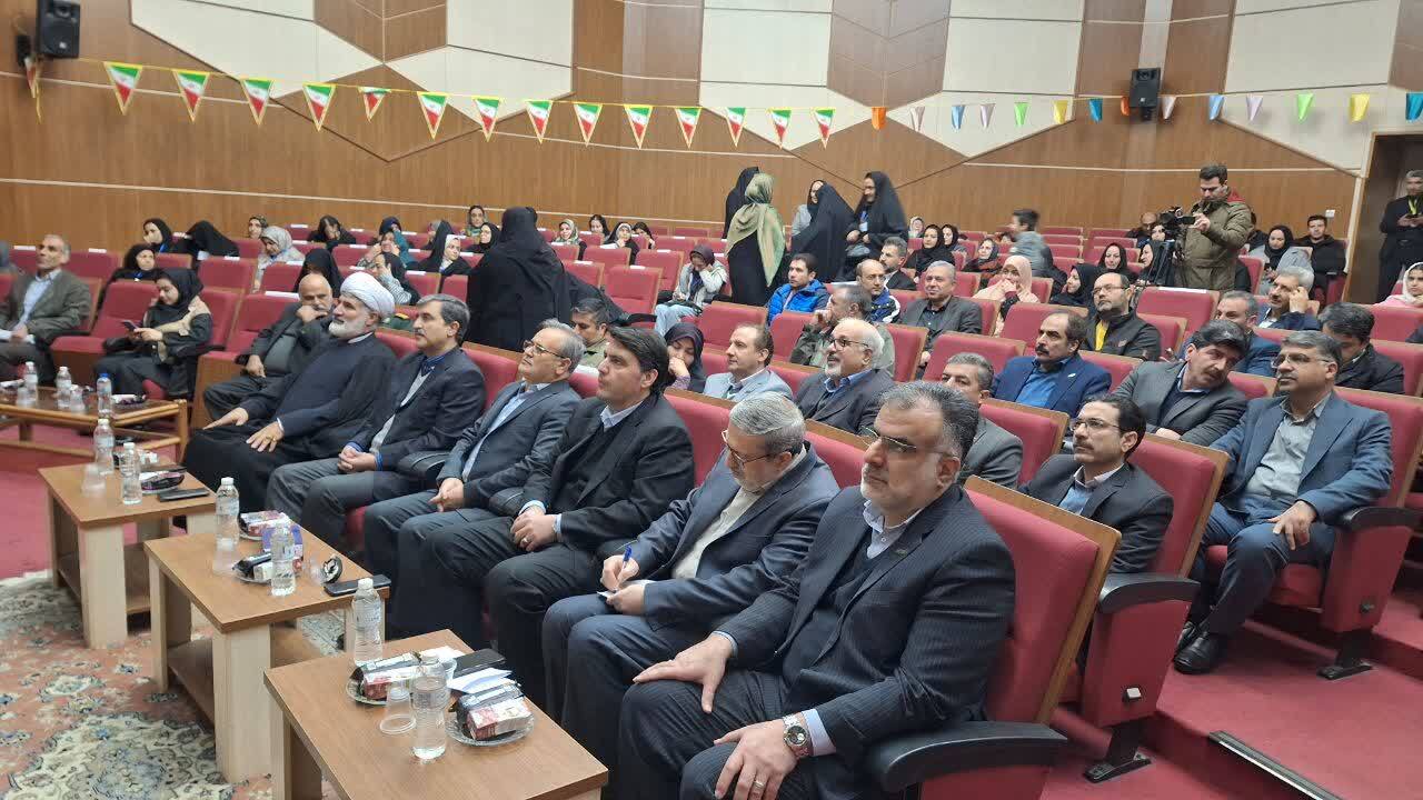 ۶۸ کشاورز و کارآفرین مهارتی بخش کشاورزی در استان قزوین تجلیل شدند