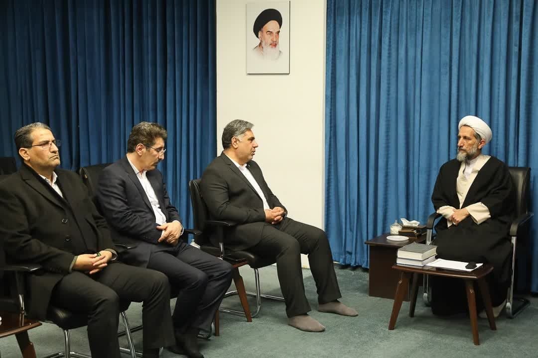 دیدار مدیران بانک توسعه تعاون با امام جمعه قزوین 