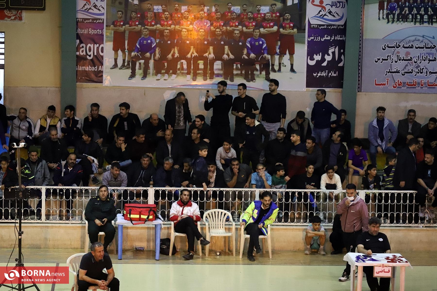 گزارش تصویری| مسابقات کشتی آزاد قهرمانی روستاییان استان کرمانشاه گزارش تصویری| مسابقات کشتی آزاد قهرمانی روستاییان استان کرمانشاه