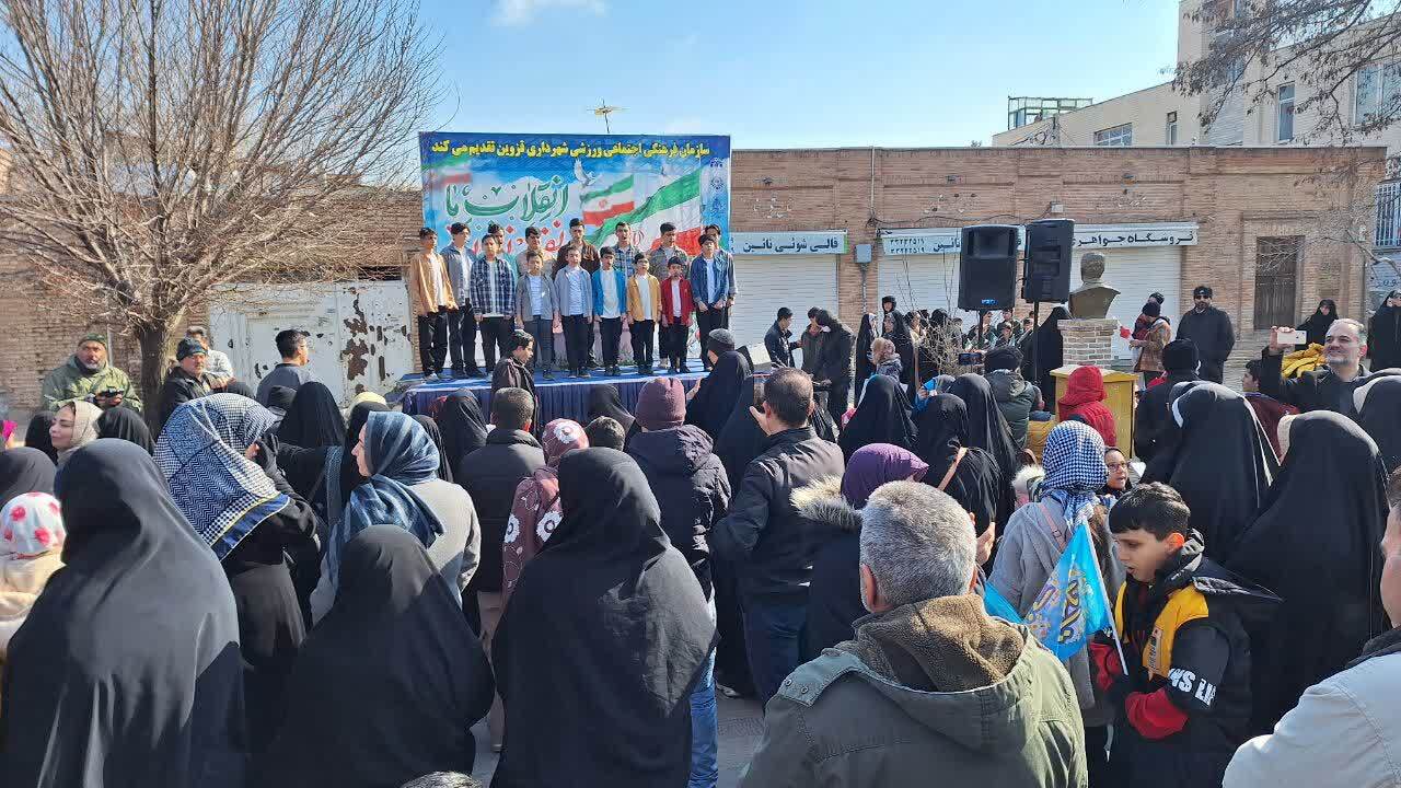 صدای انقلاب مردم ایران در راهپیمایی ۲۲ بهمن باردیگر شنیده شد