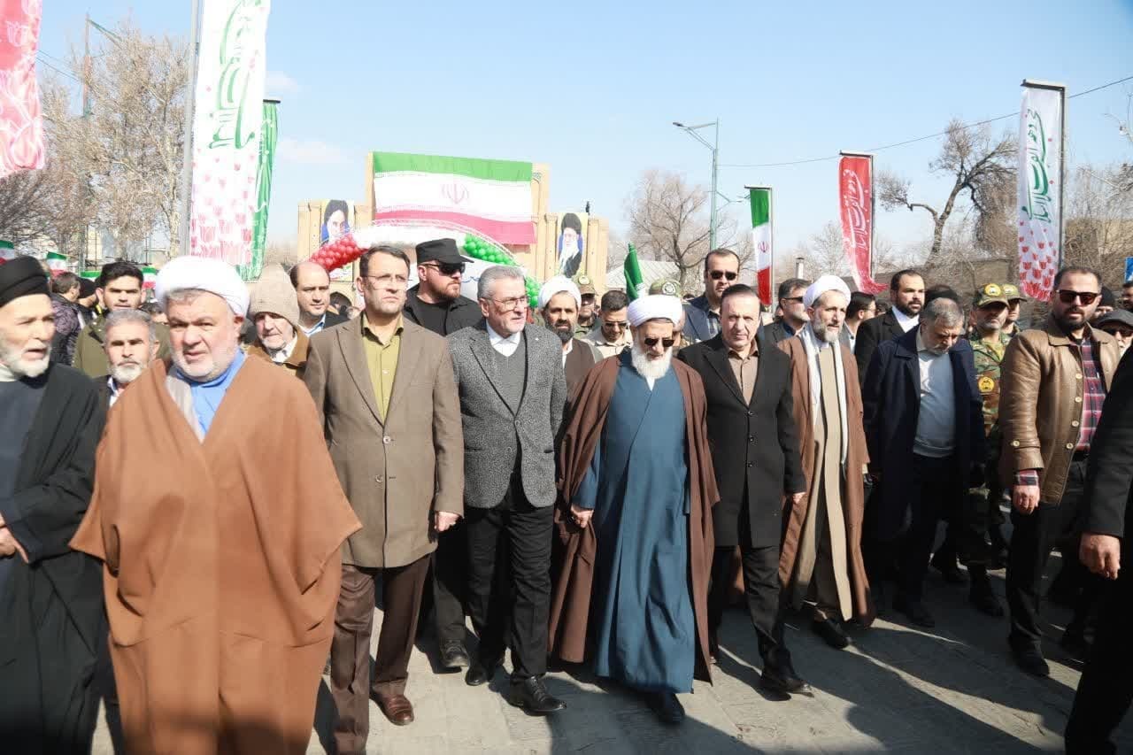 مذاکره زمانی که شرافتمندانه و مورد تایید رهبری باشد از سوی مردم پذیرفته می شود