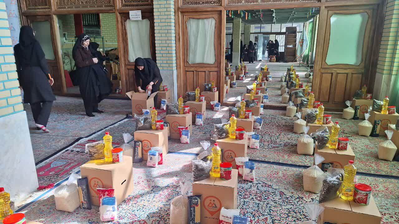 توزیع ۲۰۰ بسته معیشتی در قزوین با اجرای کمپین پرواز کن تا آرزو توزیع ۲۰۰ بسته معیشتی در قزوین با اجرای کمپین پرواز کن تا آرزو