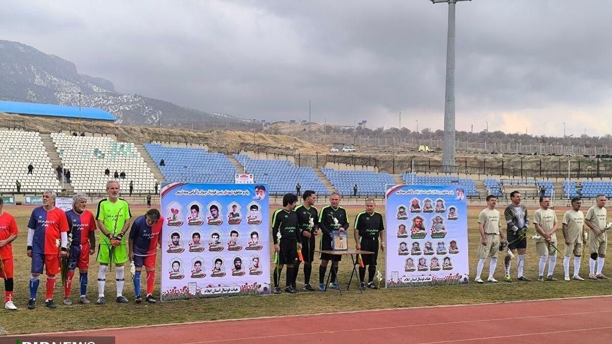 دیدار دو تیم فوتبال پیشکسوتان سرخابی و پیشکسوتان ایلام