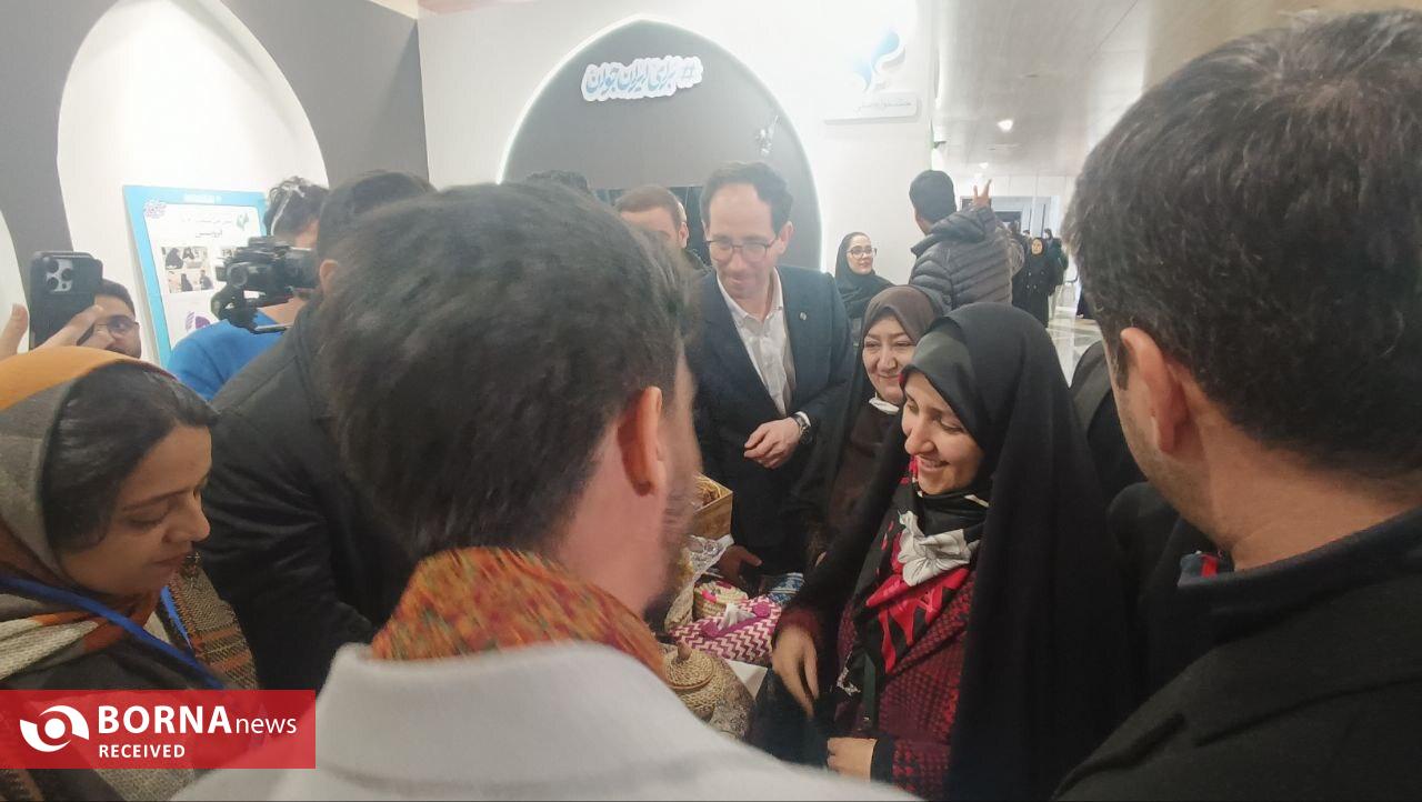 حضور معاون امور زنان و خانواده از نمایشگاه دستاورد‌های مردم نهاد در تبریز