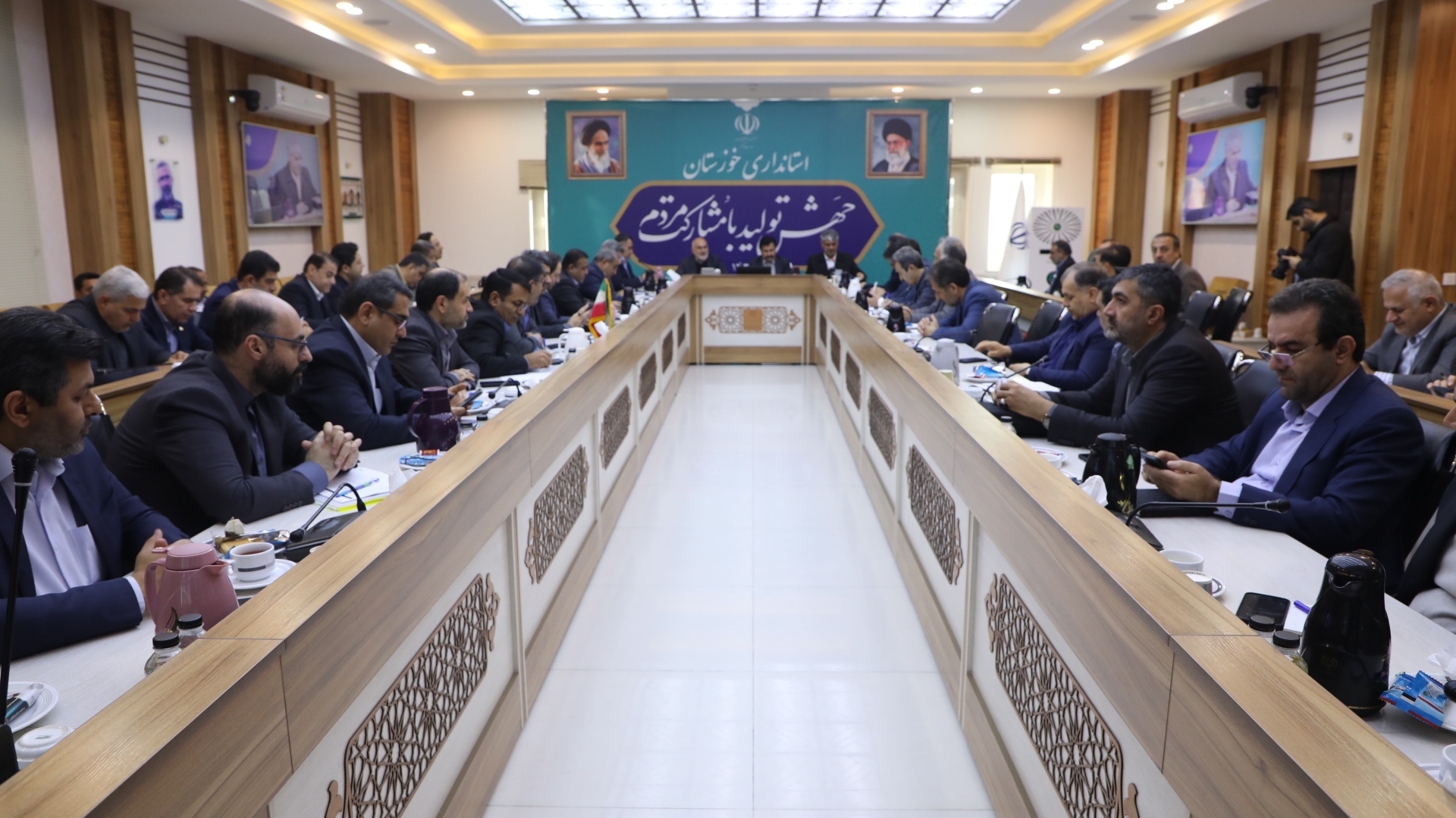 معاون رییس‌جمهور: بودجه مسوولیت‌های اجتماعی به شفاف‌ترین شکل ممکن هزینه خواهد شد / ما از موضع استاندار مبنی بر انتقال حساب‌های مالی صنایع به خوزستان حمایت می کنیم