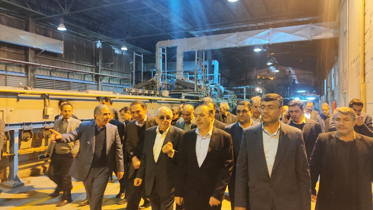 استاندار قزوین از کارخانه شیشه لیا بازدید کرد استاندار قزوین از کارخانه شیشه لیا بازدید کرد