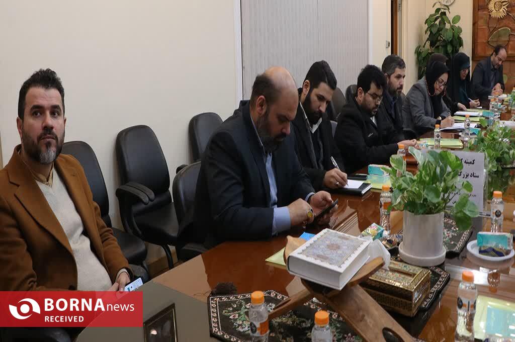 دهه فجر انقلاب بستری برای پیوند میان نسلی قرارگیرد دهه فجر انقلاب بستری برای پیوند میان نسلی قرارگیرد