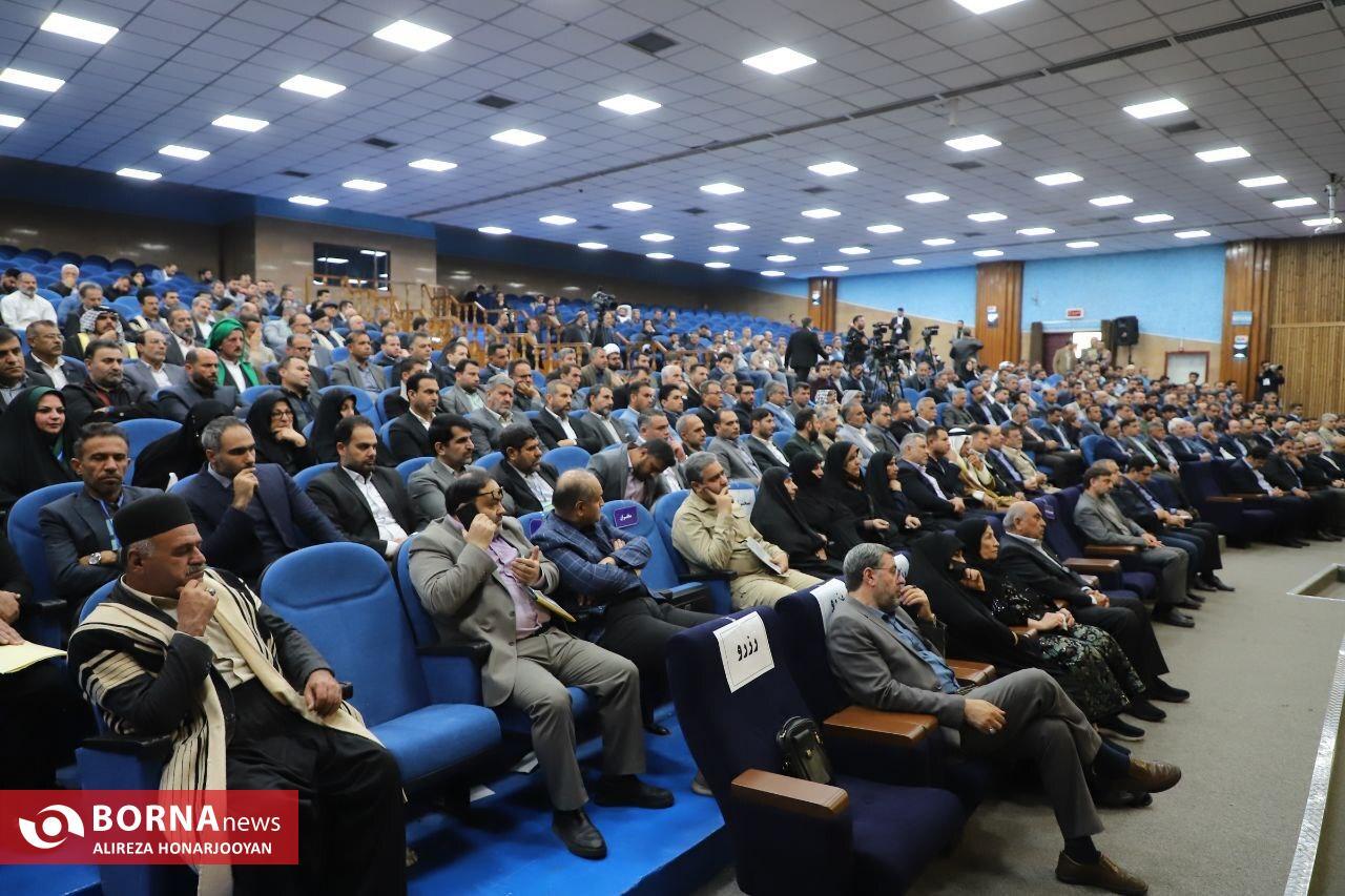 رییس جمهور پزشکیان: انسان‌های توانمند هستند که کشور را می‌سازند نه پول و منابع / برخی از بانوان به اندازه ۱۰ مرد می‌توانند کار را پیش ببرند