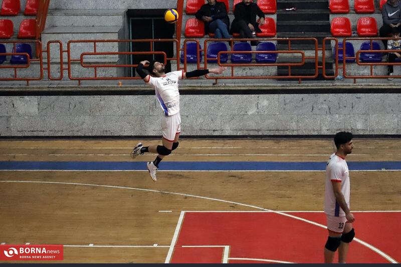 پیروزی تیم والیبال شهرداری کرمانشاه مقابل تیم کاسپین محمودآباد