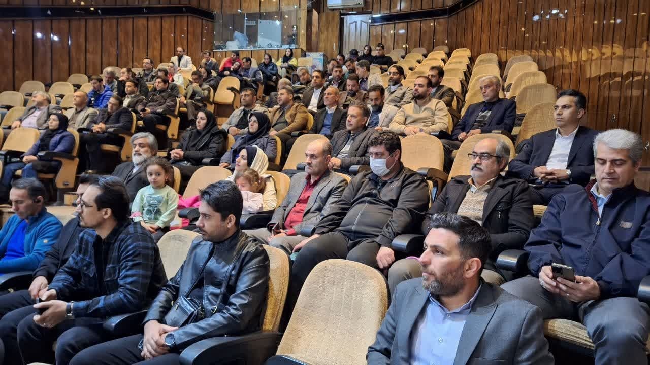 حمایت از تولیدکنندگان وسایل ورزشی در استان قزوین موجب تقویت اقتصاد ورزش می شود حمایت از تولیدکنندگان وسایل ورزشی در استان قزوین موجب تقویت اقتصاد ورزش می شود