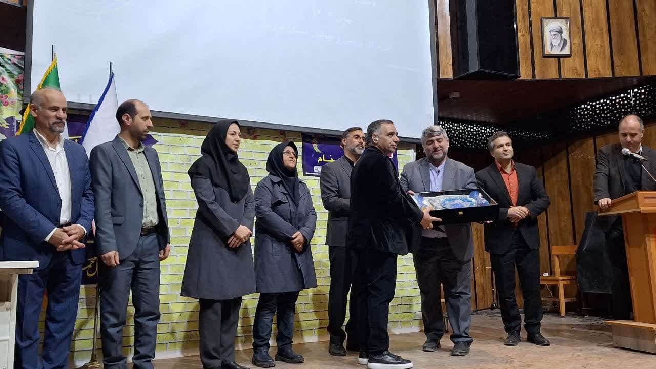 حمایت از تولیدکنندگان وسایل ورزشی در استان قزوین موجب تقویت اقتصاد ورزش می شود حمایت از تولیدکنندگان وسایل ورزشی در استان قزوین موجب تقویت اقتصاد ورزش می شود