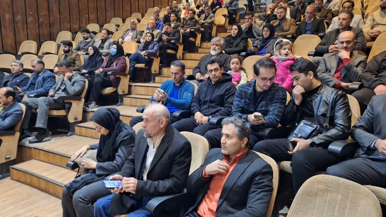 در جشنواره فعالان صنعت ورزش استان قزوین از خبرگزاری برنا تجلیل شد 