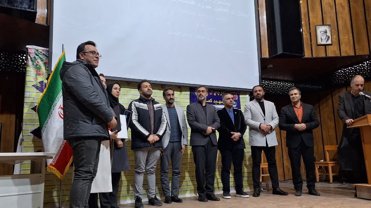 در جشنواره فعالان صنعت ورزش استان قزوین از خبرگزاری برنا تجلیل شد 