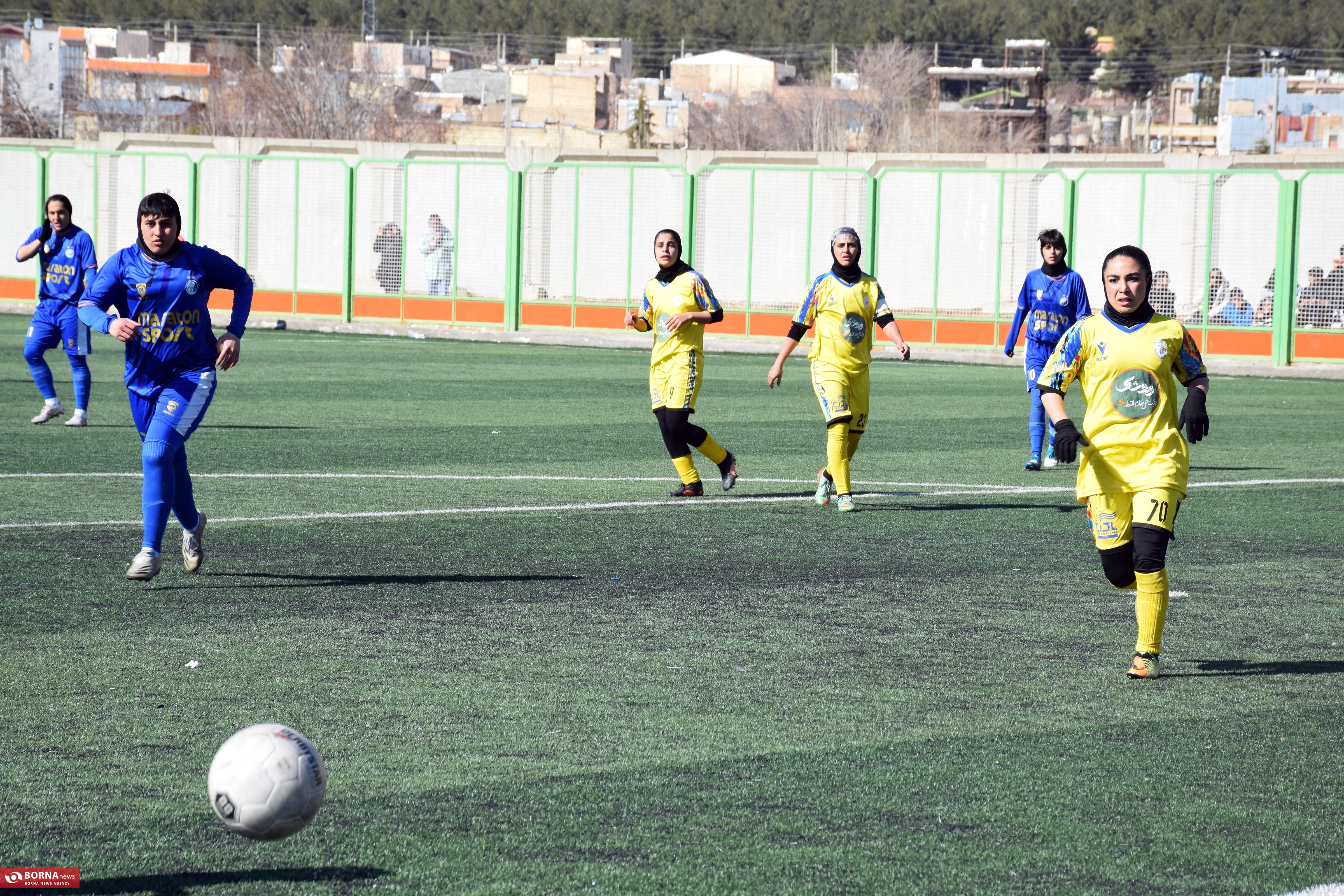 گزارش تصویری| دیدار تیم فوتبال بانوان کرمانشاه با استقلال تهران