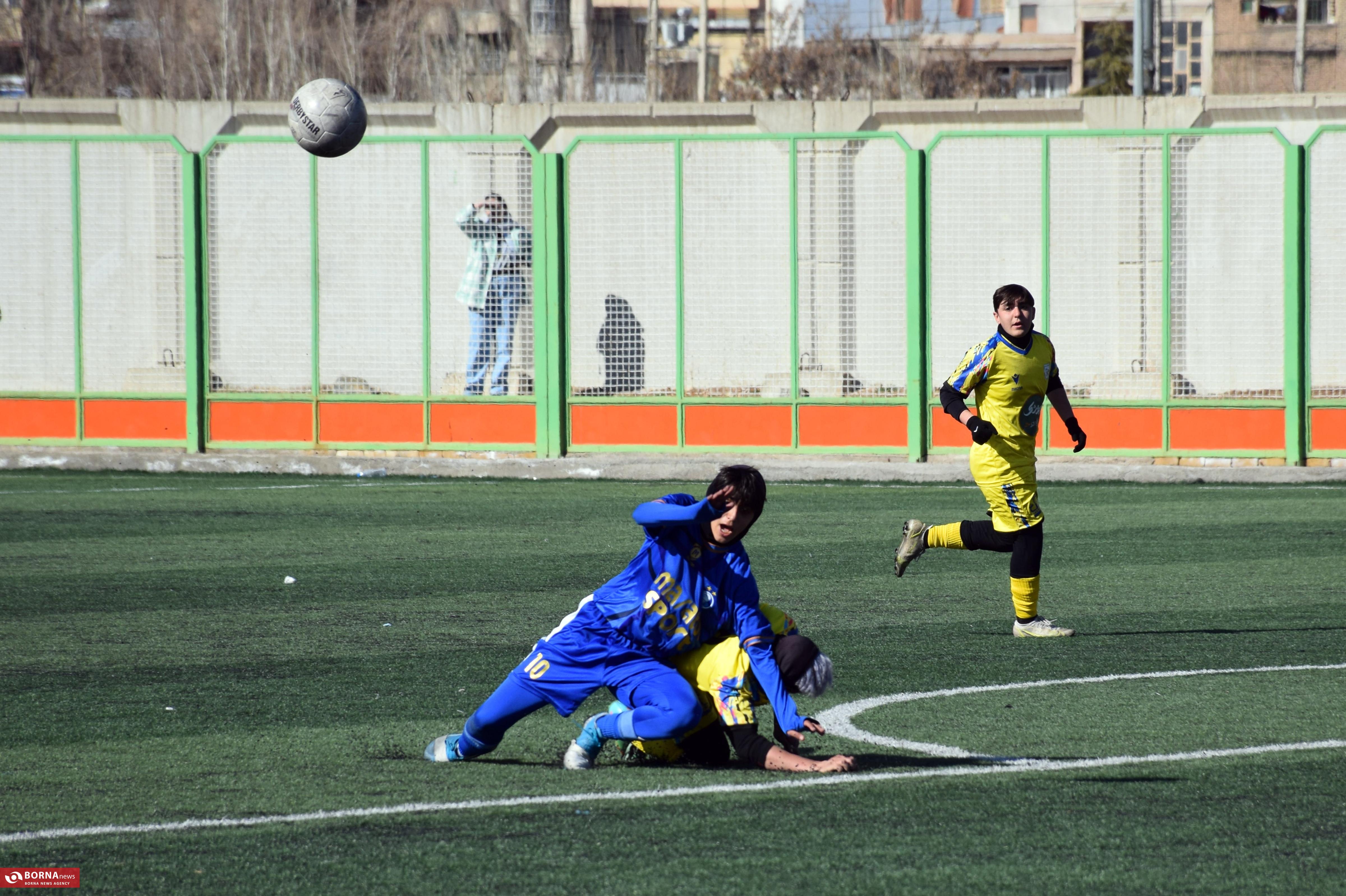 گزارش تصویری| دیدار تیم فوتبال بانوان کرمانشاه با استقلال تهران