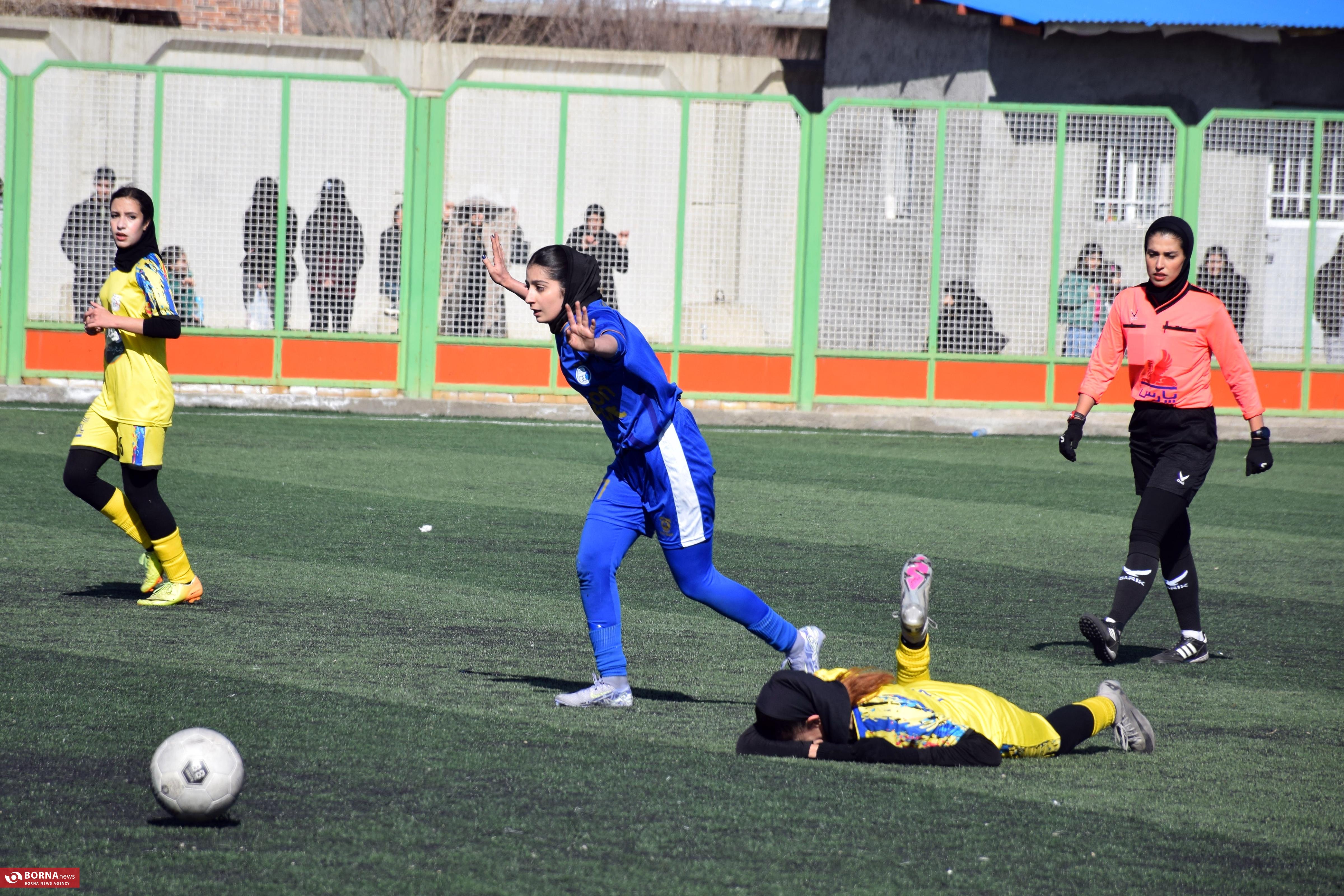 گزارش تصویری| دیدار تیم فوتبال بانوان کرمانشاه با استقلال تهران