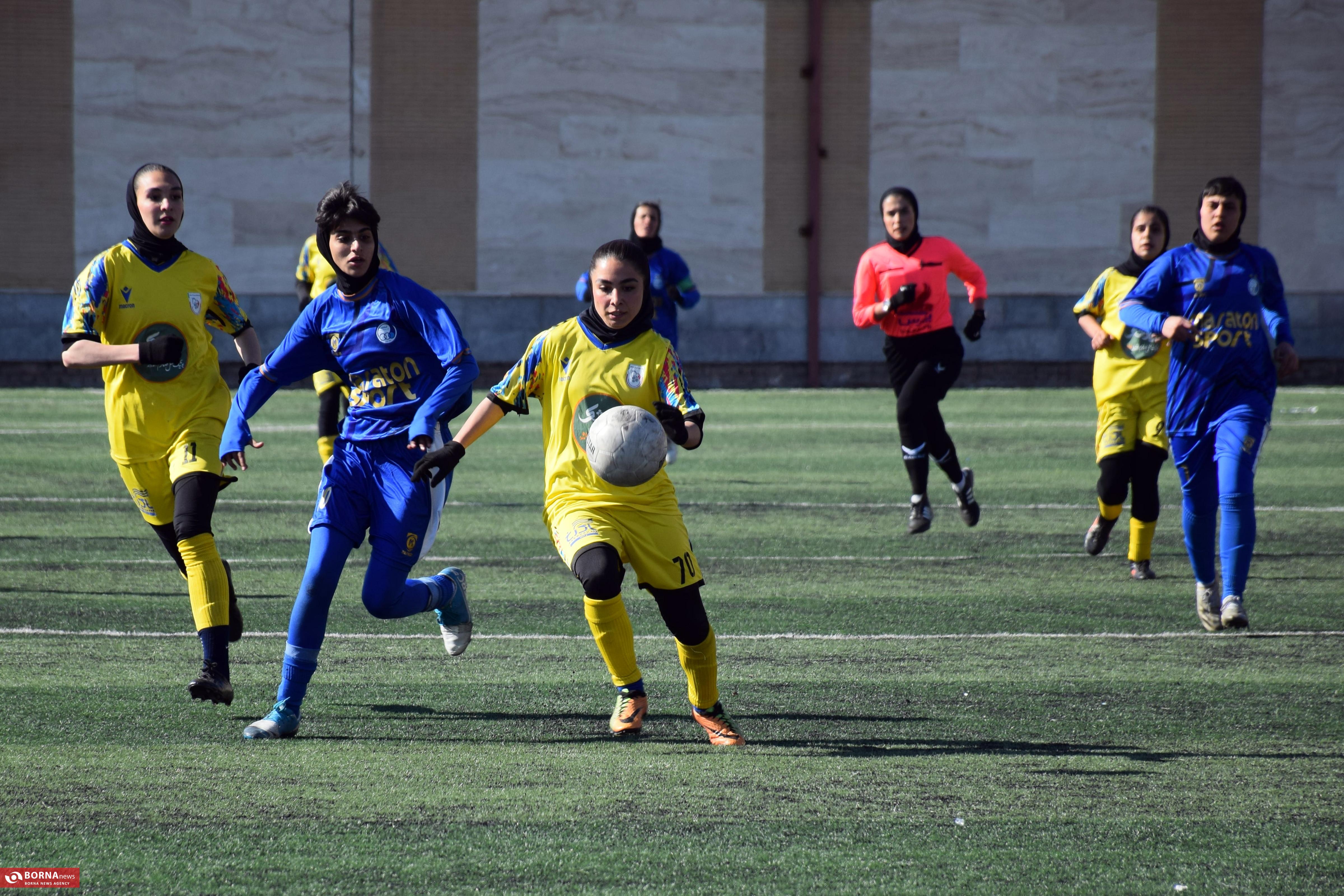 گزارش تصویری| دیدار تیم فوتبال بانوان کرمانشاه با استقلال تهران