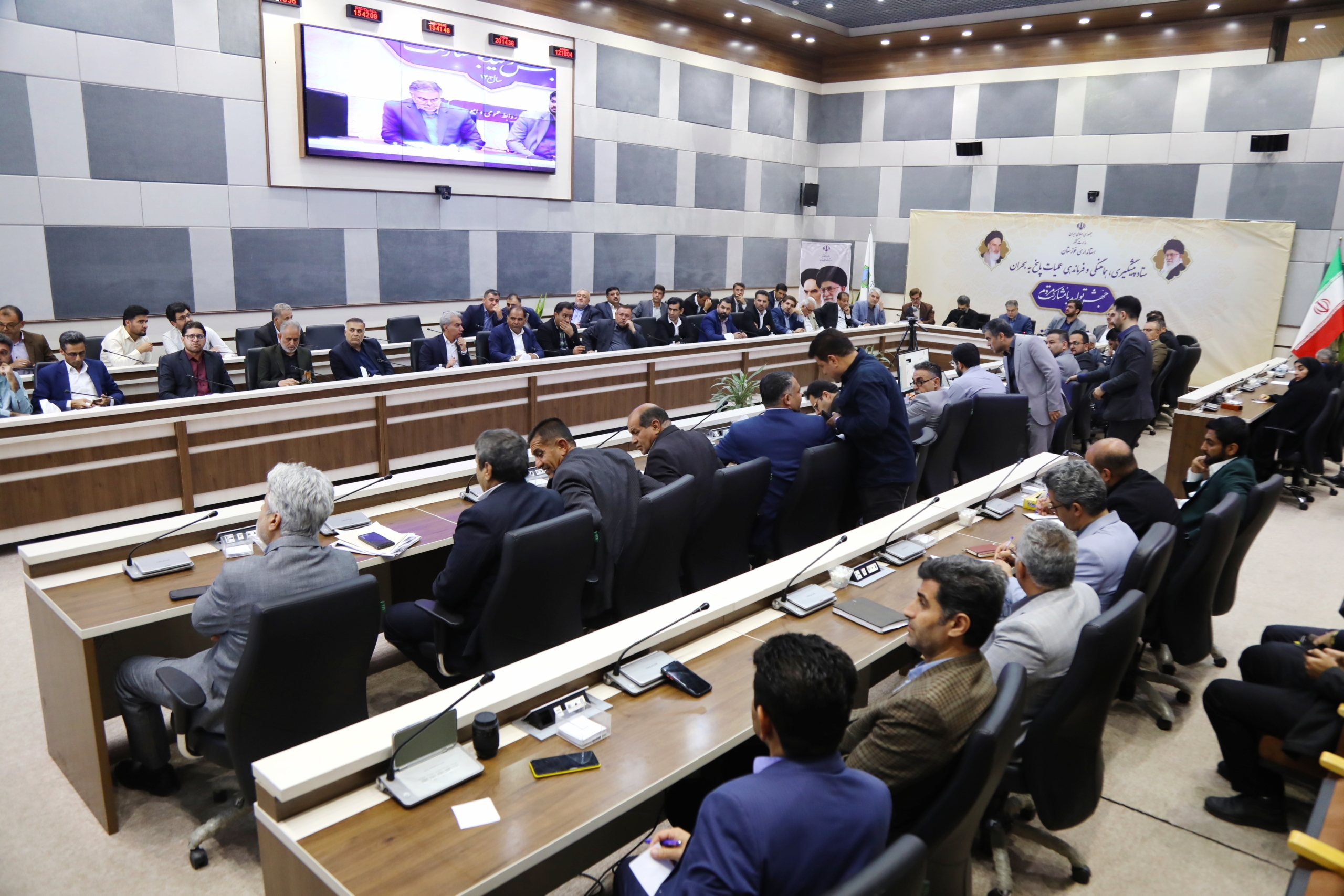 معاون استاندار خوزستان: شهرداران مسوول مستقیم کیفیت خدمات شهری نوروزی هستند / هیچ‌گونه کوتاهی پذیرفتنی نیست