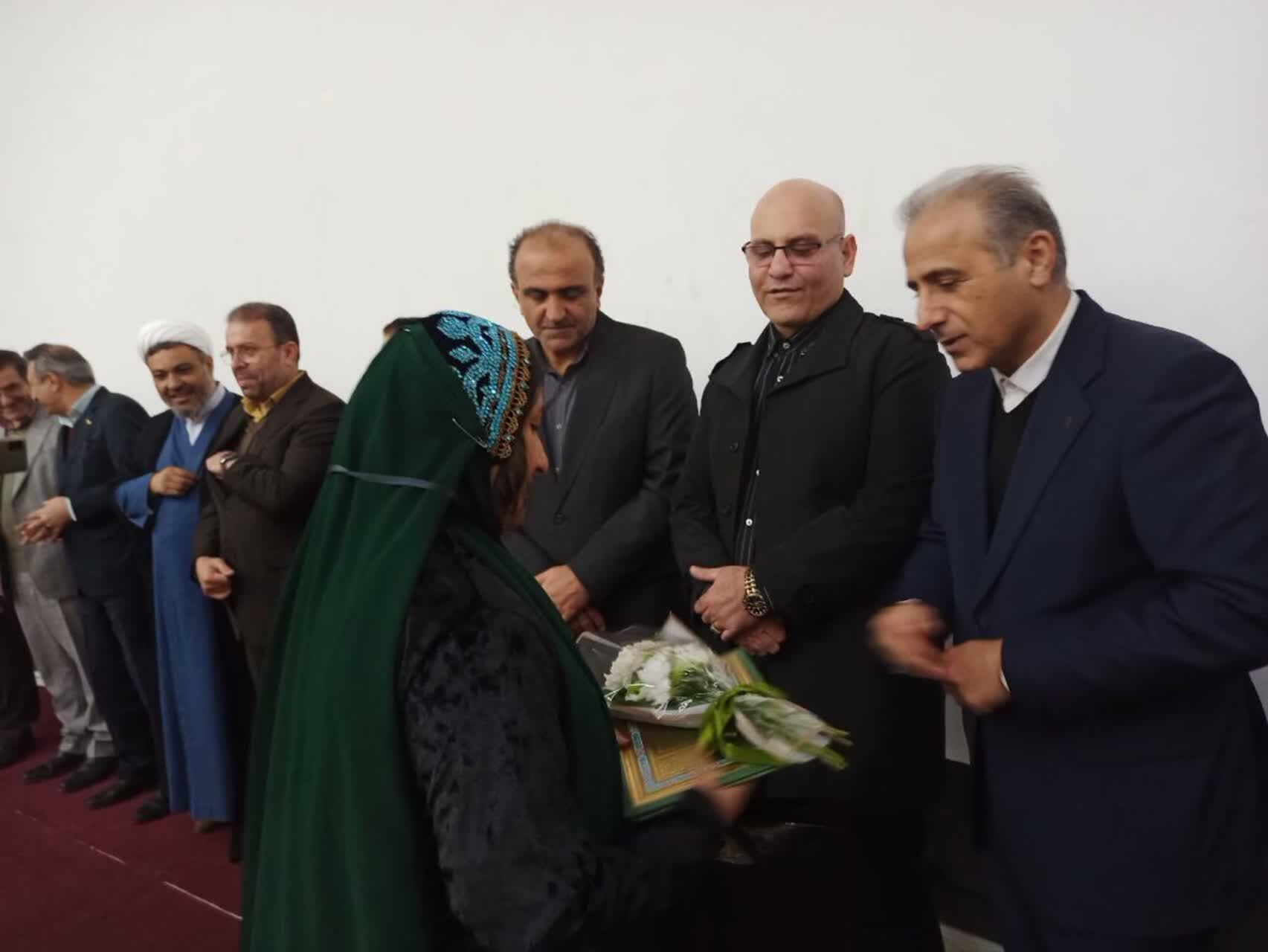 معاون استاندار: وفاق و تعاون کلید توسعه پایدار کشاورزی استان / توسعه صنعت گلخانه‌ای باید به سمت استان های گرمسیری همچون خوزستان هدایت شود