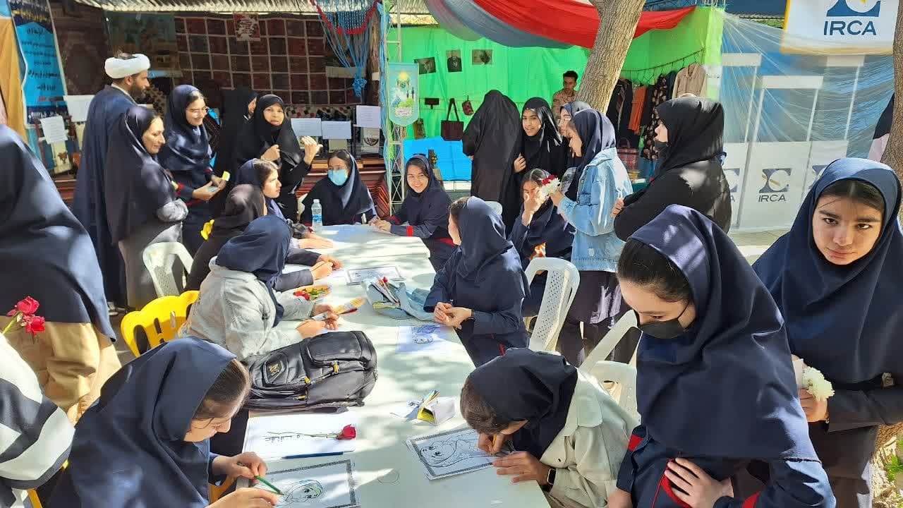 نمایشگاه معرفی مشاغل در شهرستان البرز افتتاح شد