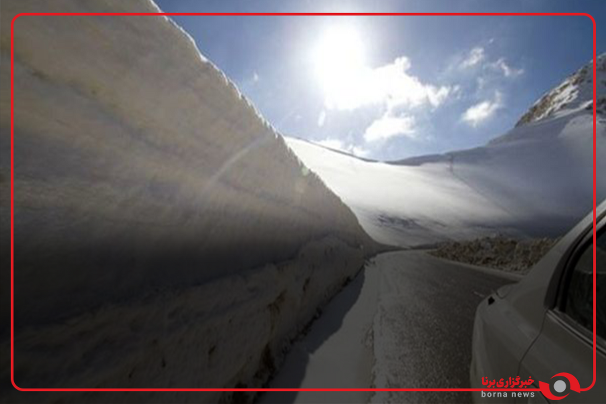 فیلمی از حجم سنگین برف در کوه‌های مهاباد