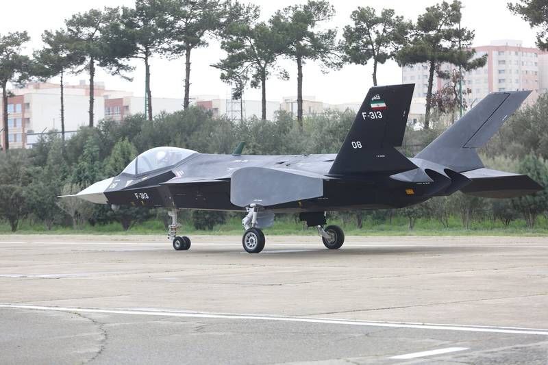 جدیدترین پهپاد جت ایرانی روی باند رفت جدیدترین پهپاد جت ایرانی روی باند رفت