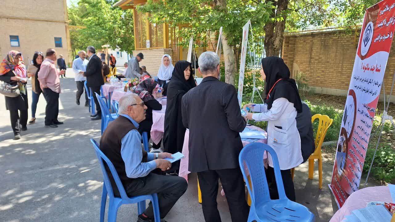 ایستگاه سلامت ویژه کارگران در قزوین برپا شد ایستگاه سلامت ویژه کارگران در قزوین برپا شد