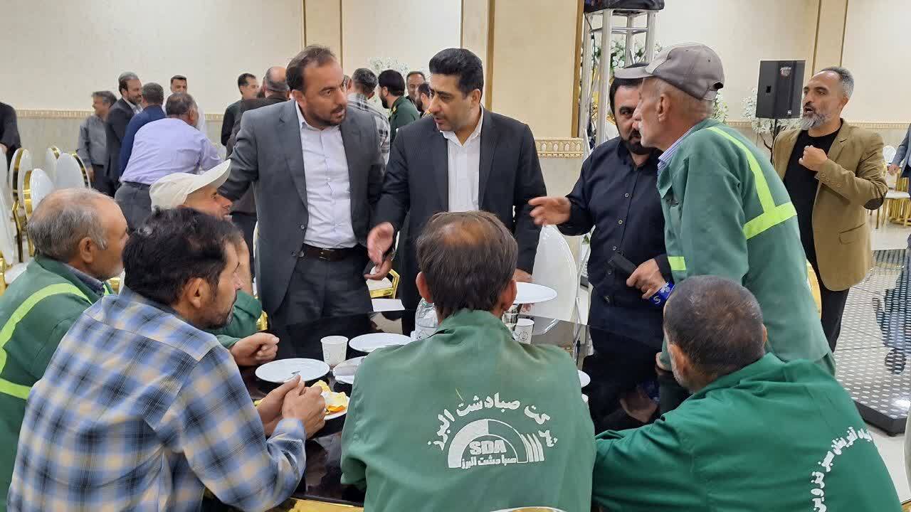 تجلیل از پاکبانان و نظم آفرینان عرصه مدیریت شهری در محمدیه