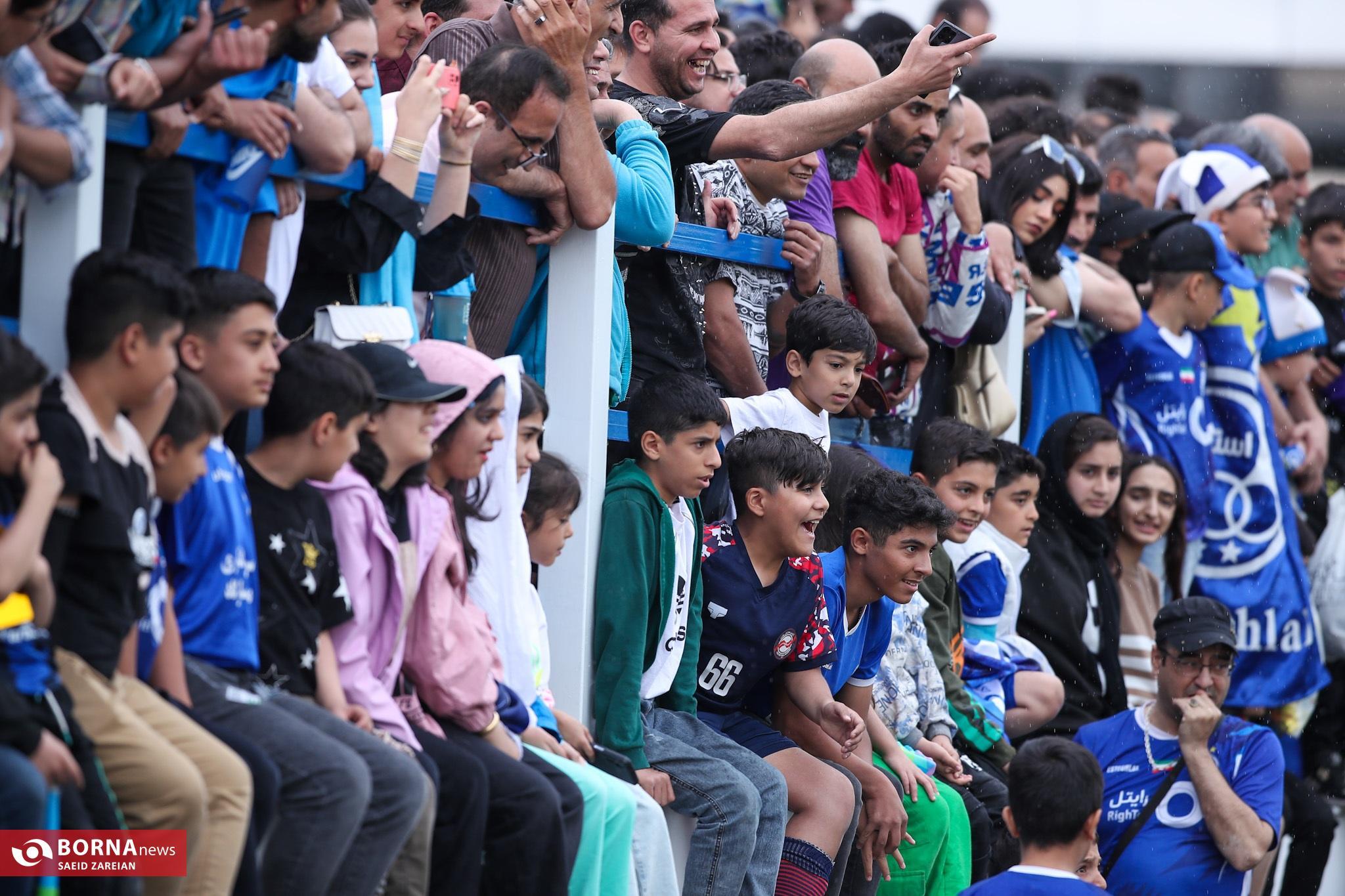 در تمرین استقلال با حضور هواداران چه گذشت؟