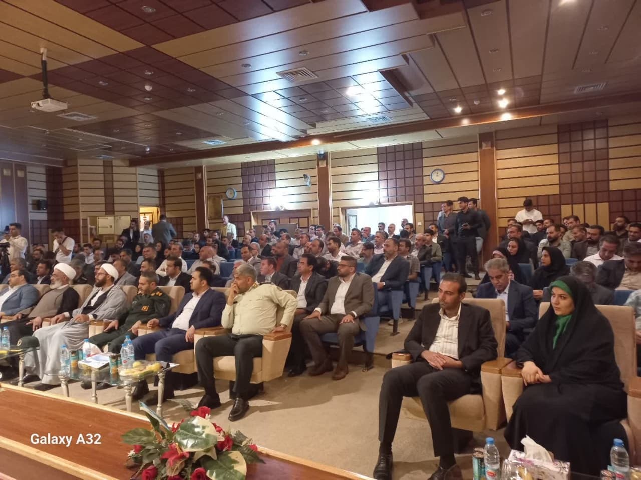 ديدار با کارگران شهرک صنعتی نصیرشهر به مناسبت روز جهانی کار و کارگر ديدار با کارگران شهرک صنعتی نصیرشهر به مناسبت روز جهانی کار و کارگر