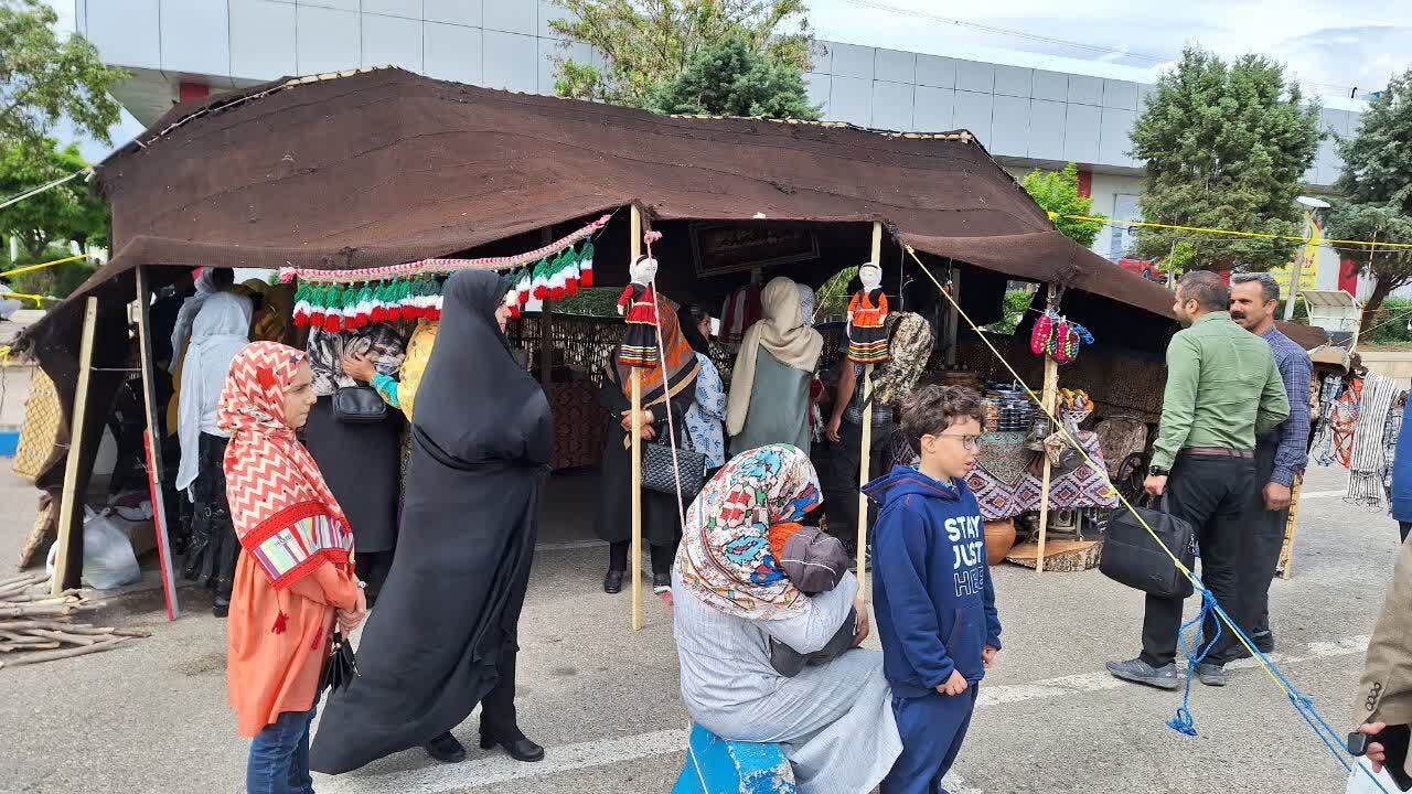 فرش اعتماد قزوین را احیا می کنیم فرش اعتماد قزوین را احیا می کنیم