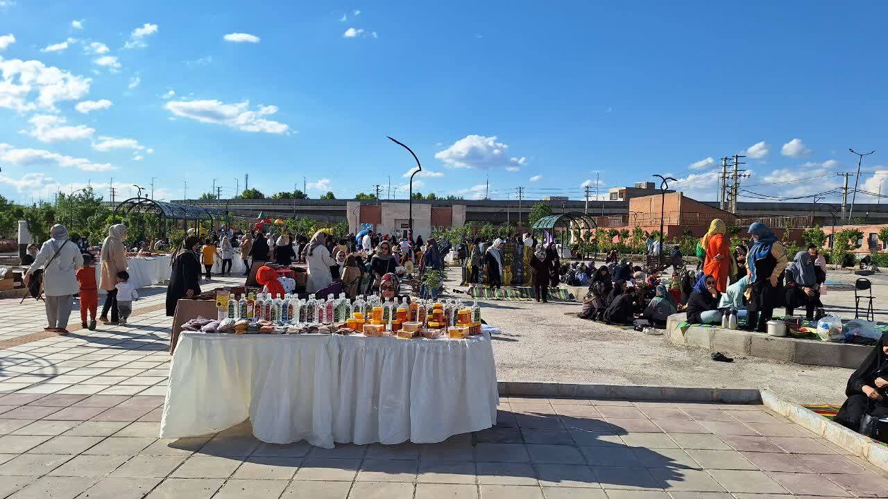 آیین پنجاه بدر همراه باران در قزوین برگزار شد