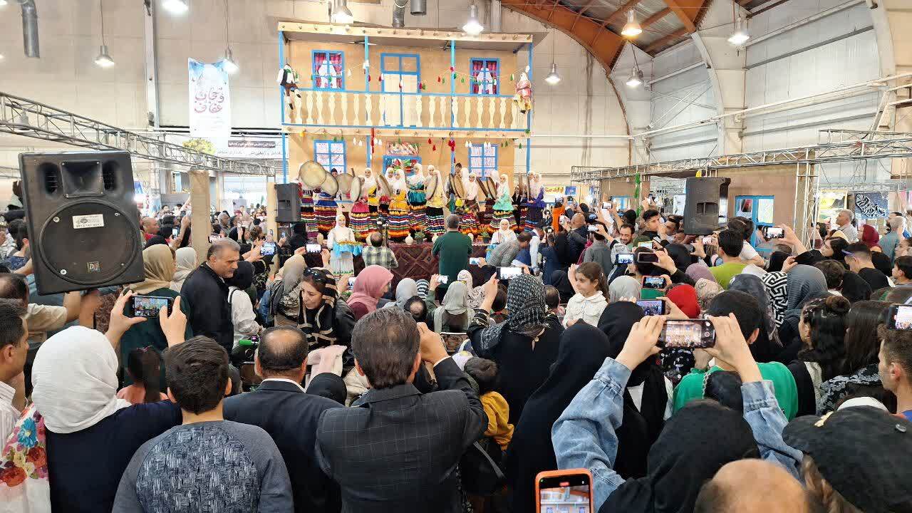 نمایشگاهها بهترین فرصت برای معرفی توانمندی روستائیان و عشایر است