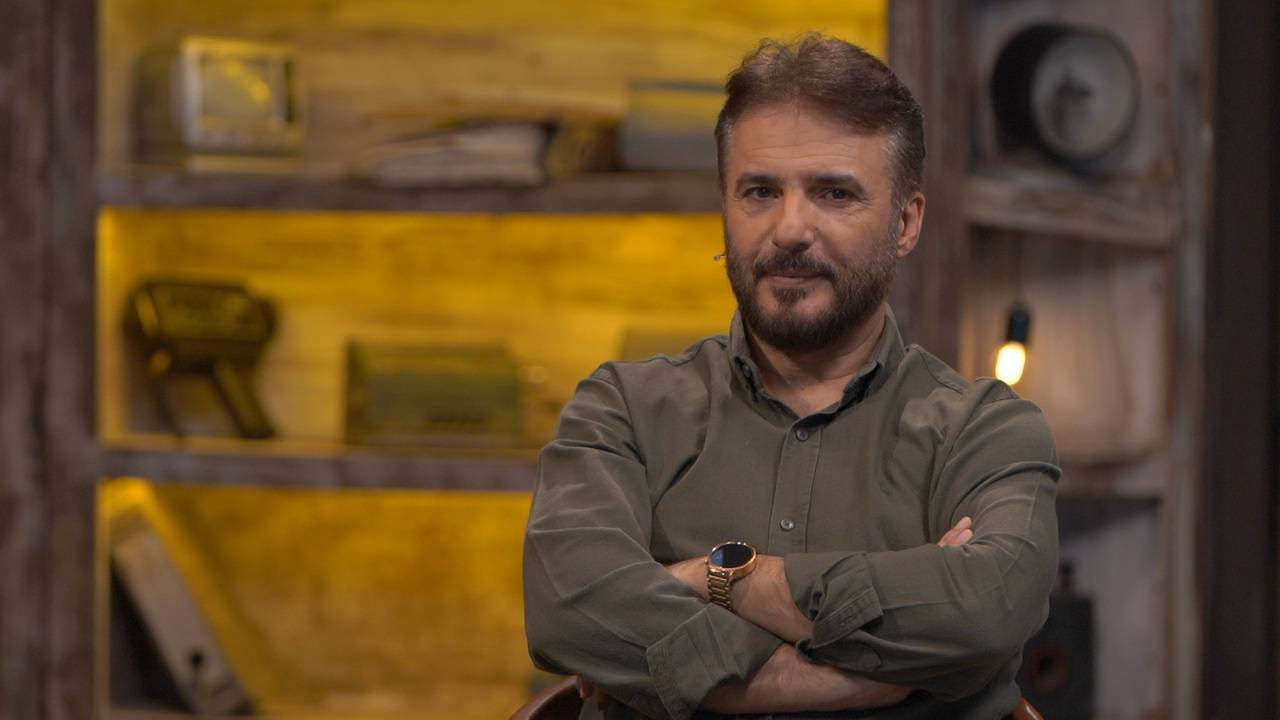 واسعی: حسین رفیعی چندین توانایی را یکجا دارد/ «مدار بسته» با الهام از طنزهای سروش صحت واسعی: حسین رفیعی چندین توانایی را یکجا دارد/ «مدار بسته» با الهام از طنزهای سروش صحت