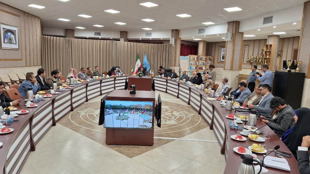 ظرفیت های غلمی و دانشگاهی ایران تحسین برانگیز و قابل توجه است