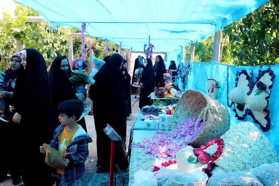 دومین جشنواره گل محمدی روستای خوزنین شهرستان بوئین زهرا دومین جشنواره گل محمدی روستای خوزنین شهرستان بوئین زهرا