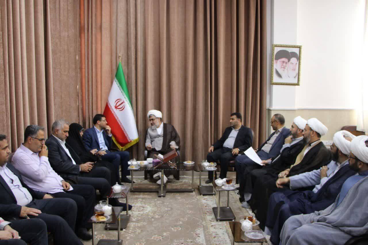 سرپرست جدید فرمانداری البرز با شهدا تجدید میثاق کرد سرپرست جدید فرمانداری البرز با شهدا تجدید میثاق کرد