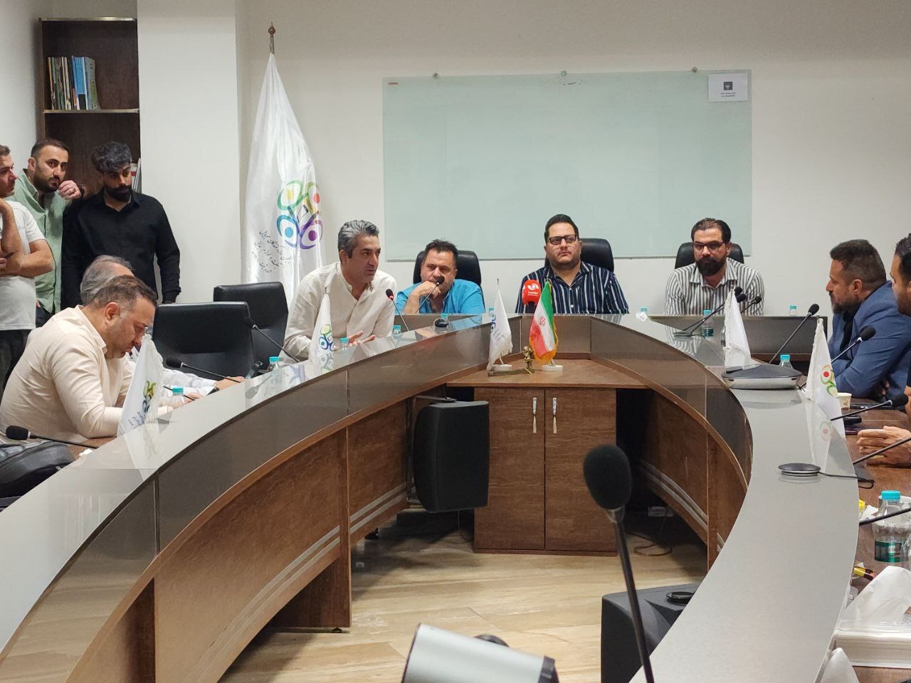 اعضا انجمن واردکنندگان موبایل خواستار تعیین تکلیف ارزی خود شدند اعضا انجمن واردکنندگان موبایل خواستار تعیین تکلیف ارزی خود شدند