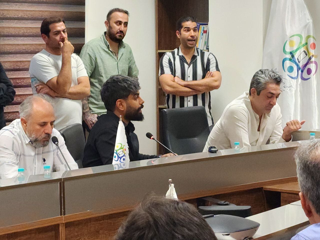 اعضا انجمن واردکنندگان موبایل خواستار تعیین تکلیف ارزی خود شدند اعضا انجمن واردکنندگان موبایل خواستار تعیین تکلیف ارزی خود شدند