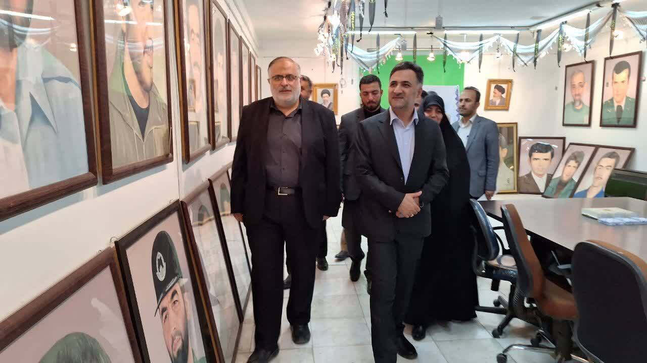 معاون رئیس جمهور با شهدای انقلاب اسلامی تجدید بیعت کرد