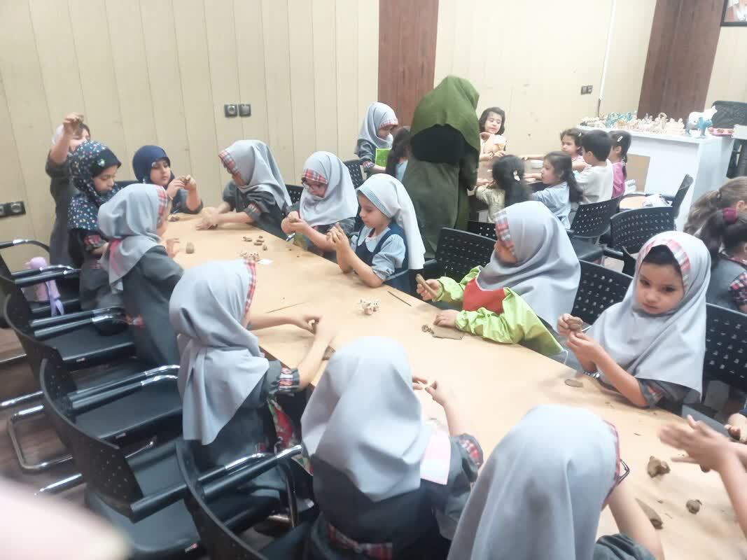 برگزاری کارگاه آموزشی عروسک های باستانی و محلی میراث خوزستان در خانه سمن های اهواز برگزاری کارگاه آموزشی عروسک های باستانی و محلی میراث خوزستان در خانه سمن های اهواز