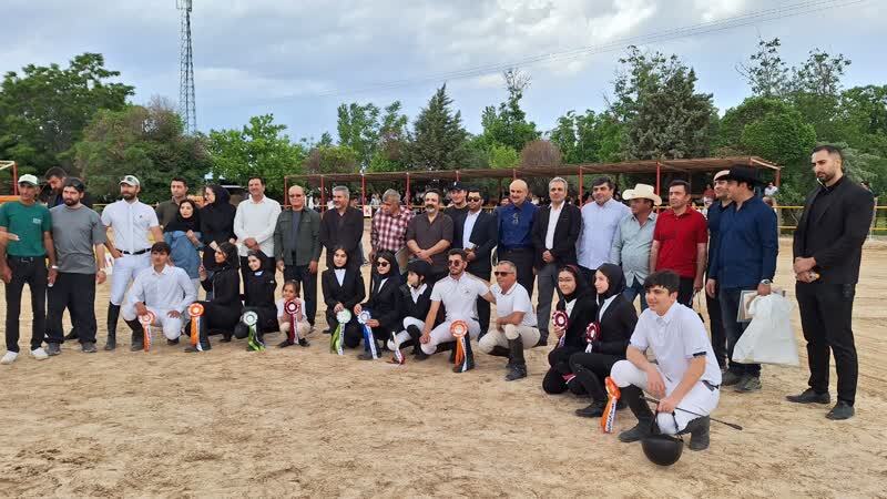 مسابقات پرش با اسب در قزوین برگزار شد مسابقات پرش با اسب در قزوین برگزار شد