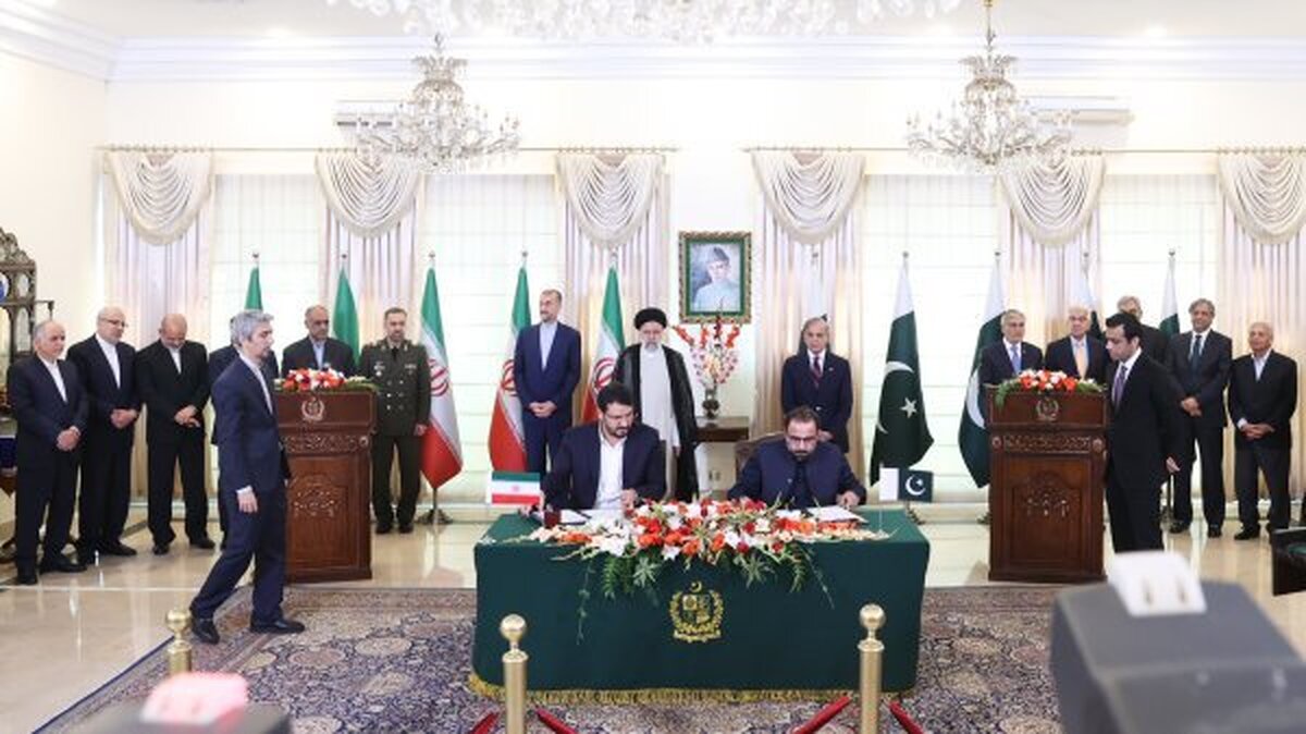 امضای 8 سند همکاری مشترک میان مقامات ایران و پاکستان