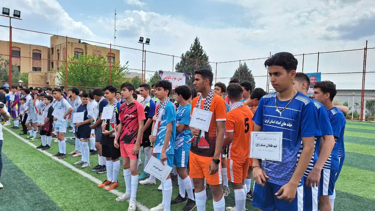 مسابقات فوتبال خیابانی جام ایثار در قزوین آغاز شد