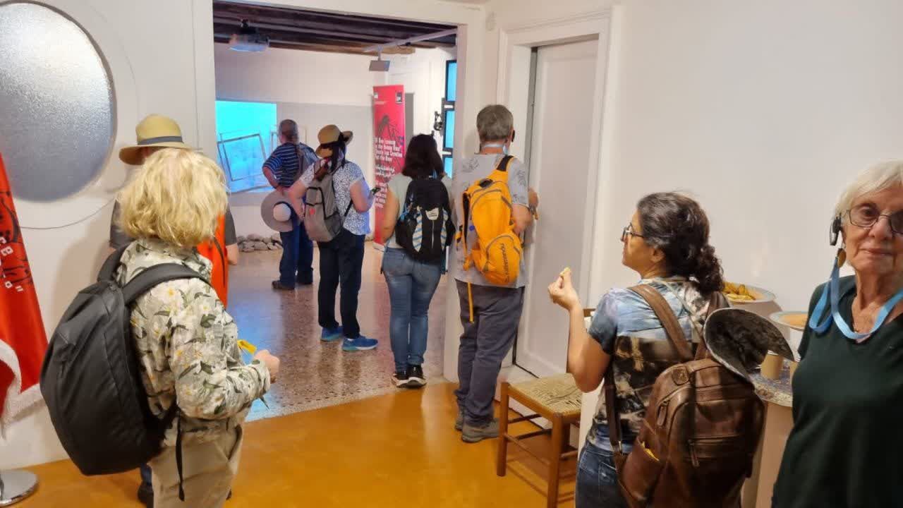 عبدالحسینی: اشعار محمود درویش حلقه روایت سناریوی دوسالانه شد/ نگاه کیوریتورها جریانساز دوسالانه ونیز بود عبدالحسینی: اشعار محمود درویش حلقه روایت سناریوی دوسالانه شد/ نگاه کیوریتورها جریانساز دوسالانه ونیز بود